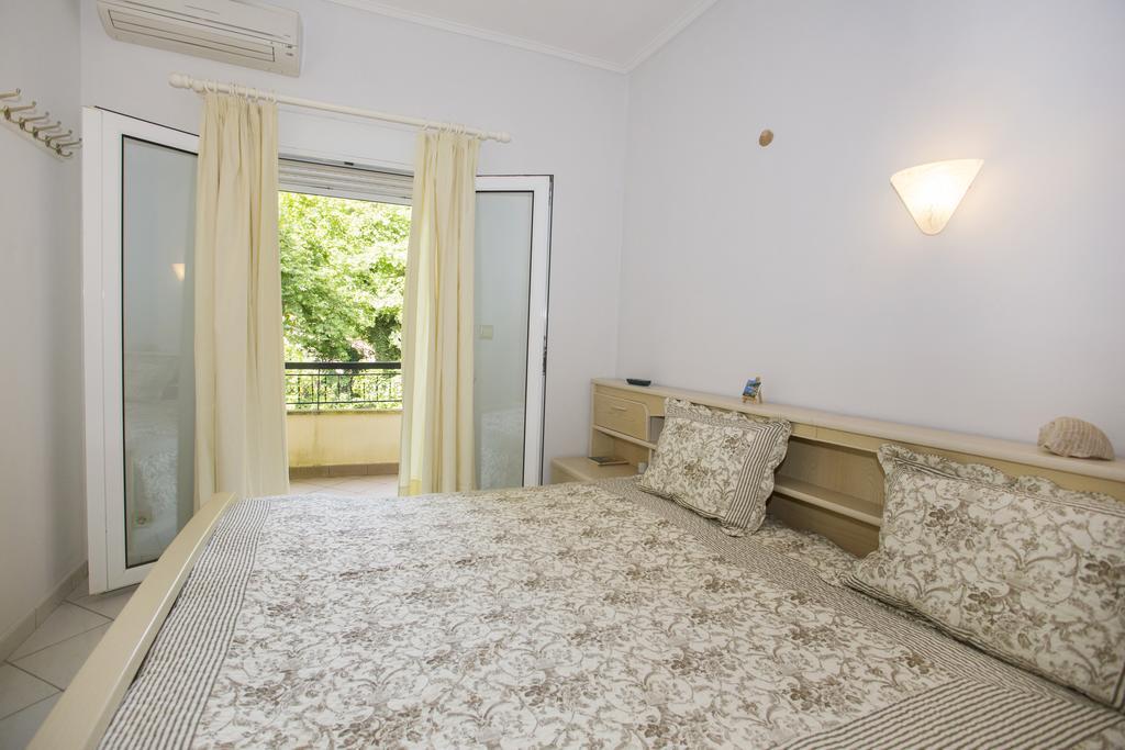 Chita'S House Villa Paralia Vrachou Exterior photo