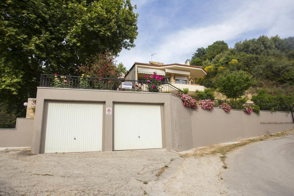 Chita'S House Villa Paralia Vrachou Exterior photo